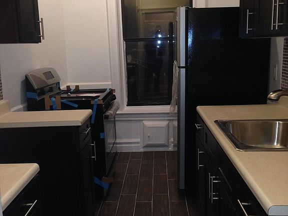 4th image of 285 Hawthorne St APT 102