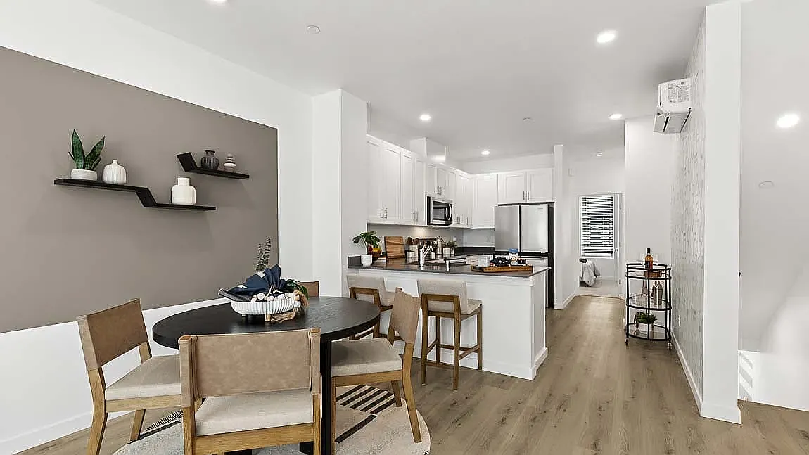 4 bed, 1867 sqft, $3,300 — Photo 2