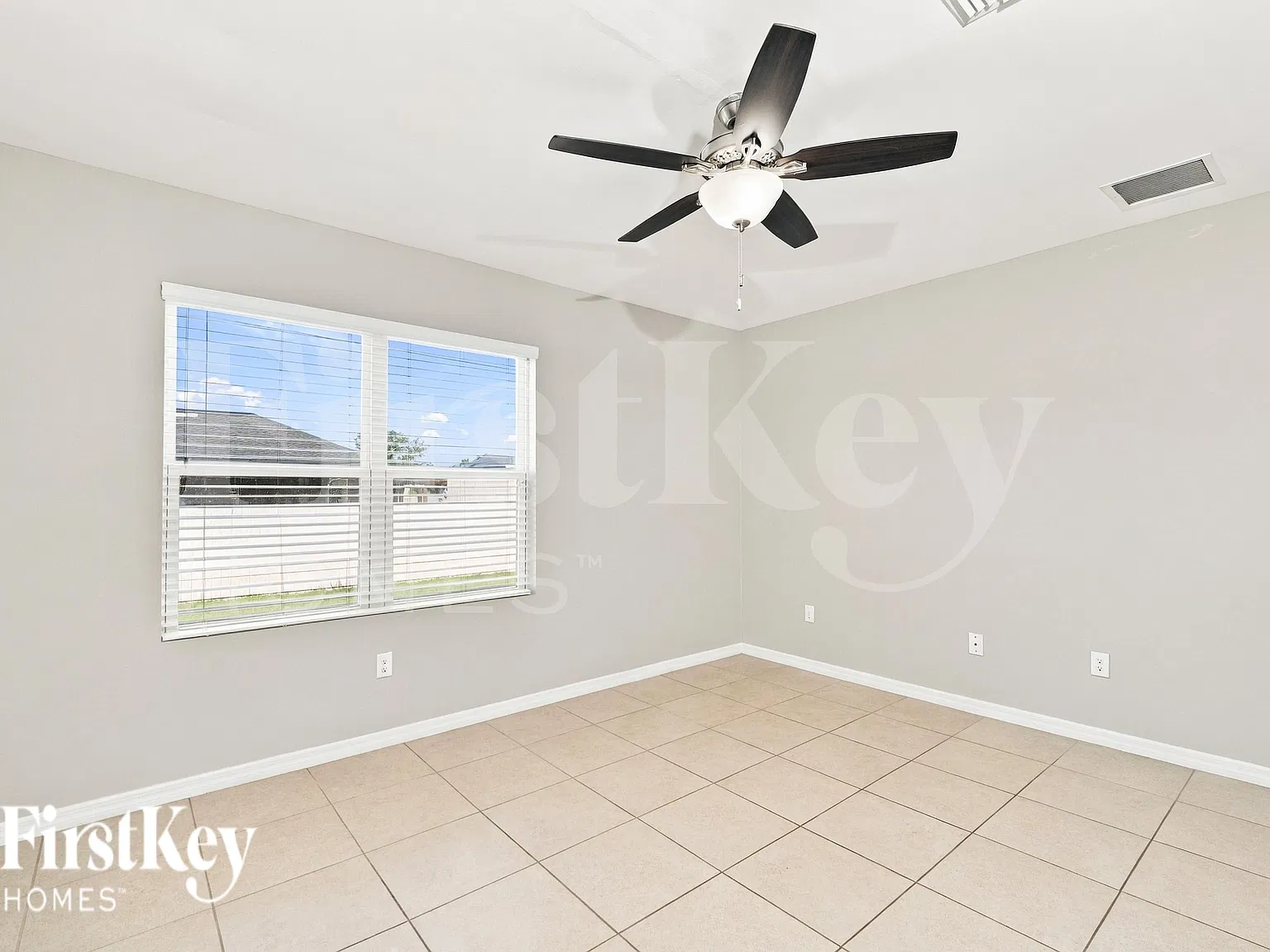 4 bed, 2.0 bath, 1828 sqft, $1,710 — Photo 3