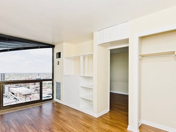 2nd image of 4343 N Clarendon Ave APT 2111