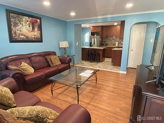 5th image of 41 Elmwood Ave
