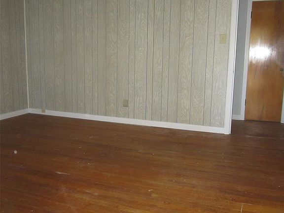 2nd image of 3009 S 8th St