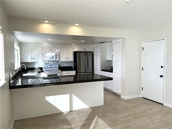 5th image of 3204 Seaclaire Dr