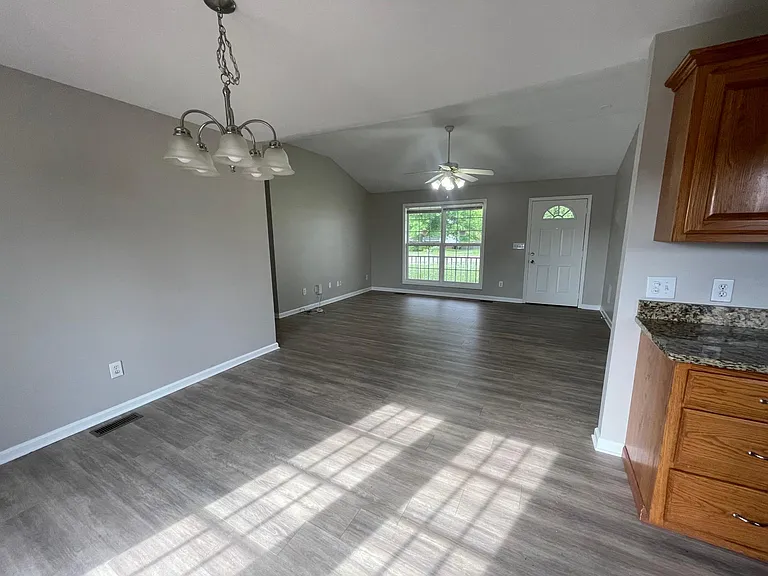2819 Faith Ln — Photo 20