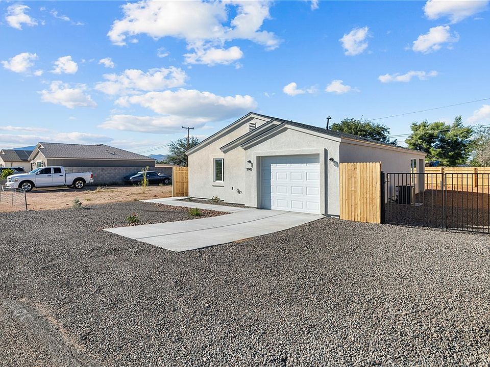 1st image of 3685 E Northern Avenue