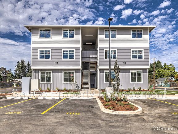 2nd image of 2560 Hawthorne St #306