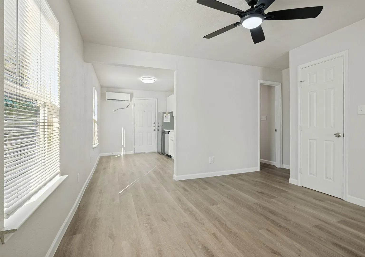 Fully Remodeled 1-Bedroom | Modern & Move-In Ready | Pet Friendly — Photo 4