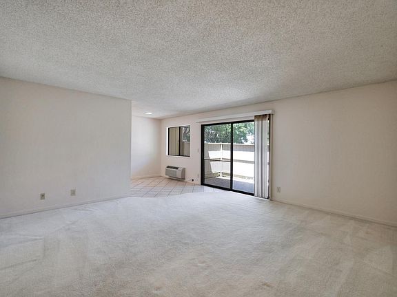 5th image of 986 Kiely Blvd Unit J