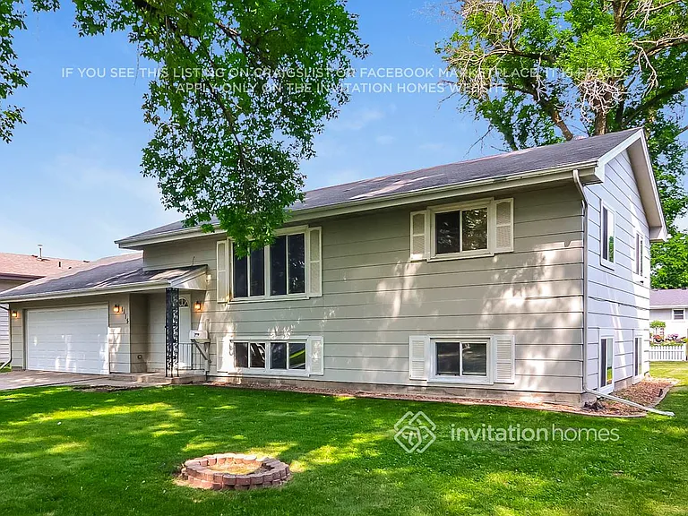1115 Madison St S — Photo 4