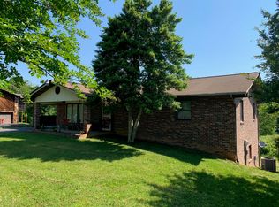 464 Connatser Ln, Sevierville, TN 37876