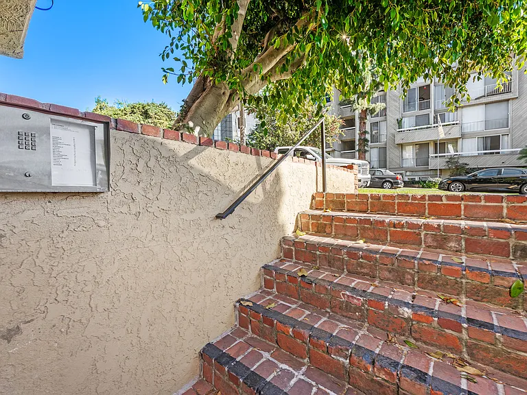 11661 Goshen Ave #104 — Photo 36