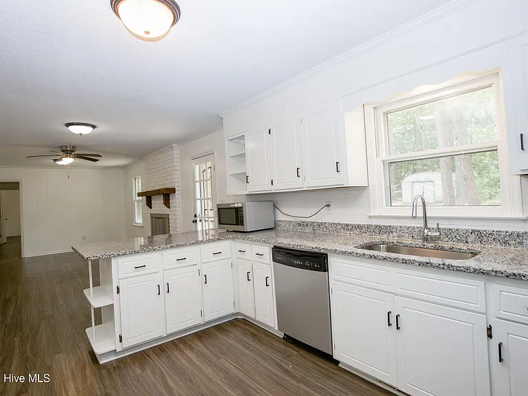 901 Glendale Dr — Photo 12