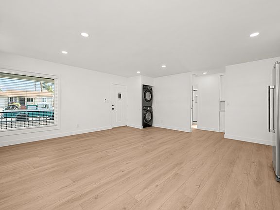 4th image of 6738 Mohawk St #3195