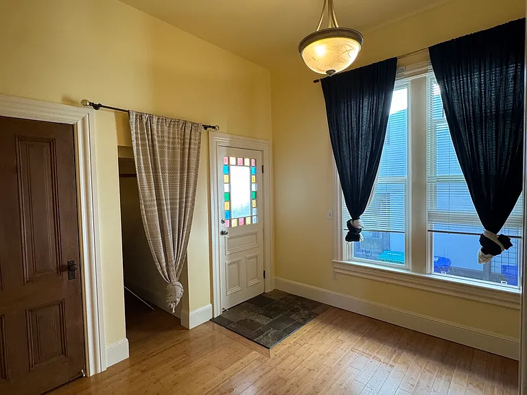 1104 SE Lincoln St #1 — Photo 6