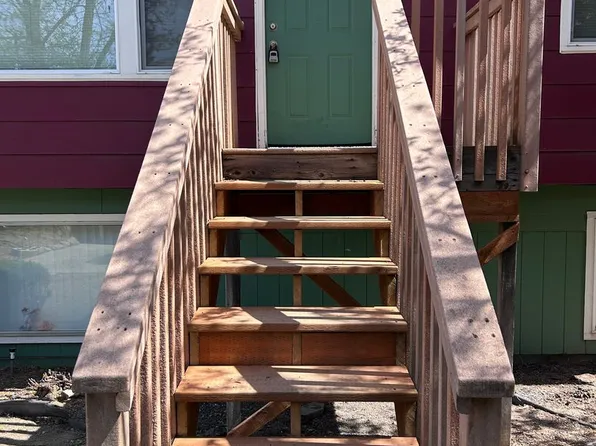 214 W 2nd St, Cheney, WA 99004