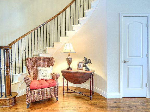 3rd image of 608 Paint Creek Ct