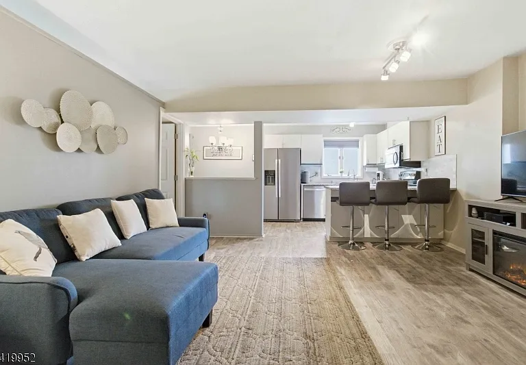 51 Mount Kemble Ave #207 — Photo 1