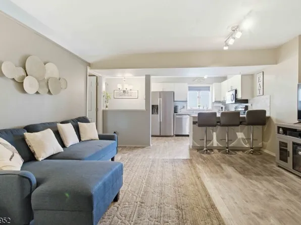 51 Mount Kemble Ave APT 207, Morristown, NJ 07960
