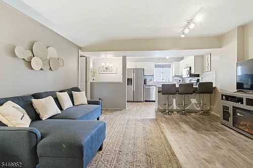 51 Mount Kemble Ave #207 Photo 1