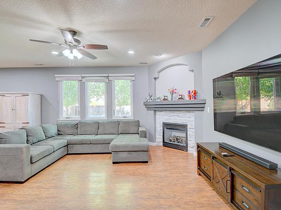 3rd image of 10211 Mogollon Dr NW