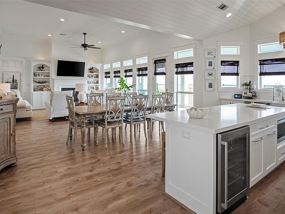 4th image of 1180 Lagoon Dr