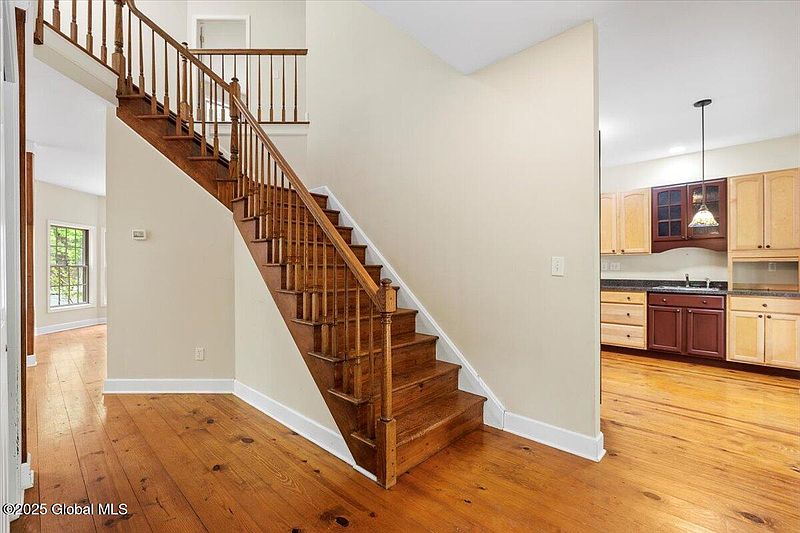 4th image of 70 Chadwycke Court