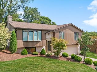 160 Sunrise Dr, Irwin, PA 15642