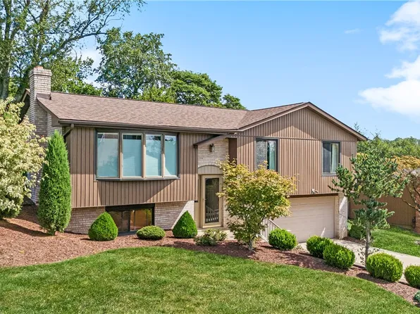 160 Sunrise Dr, Irwin, PA 15642