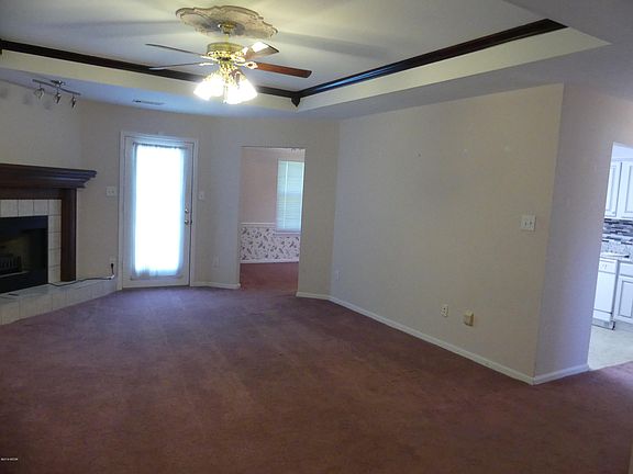 4th image of 306 Northfield Dr