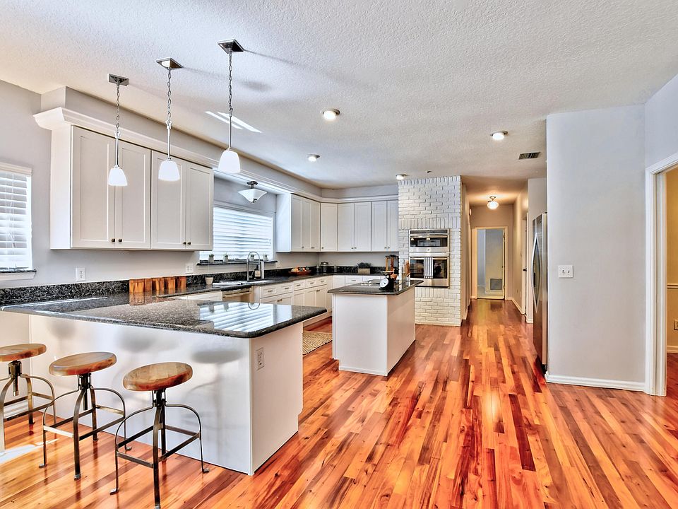 1st image of 2640 Lynnhaven Ter