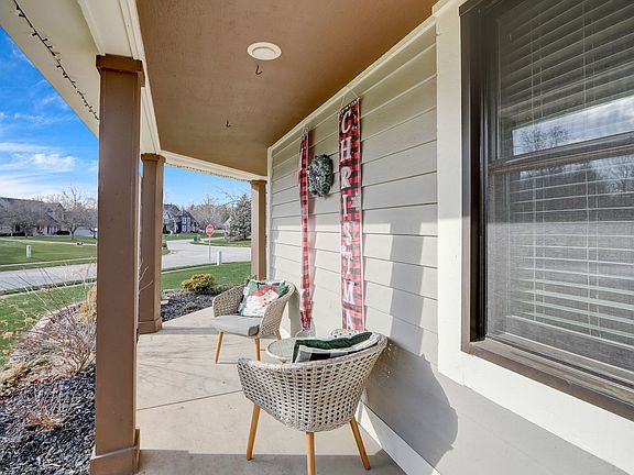 5th image of 1494 Laurel Oak Dr