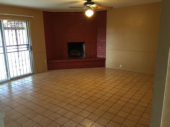 Gas starter fireplace