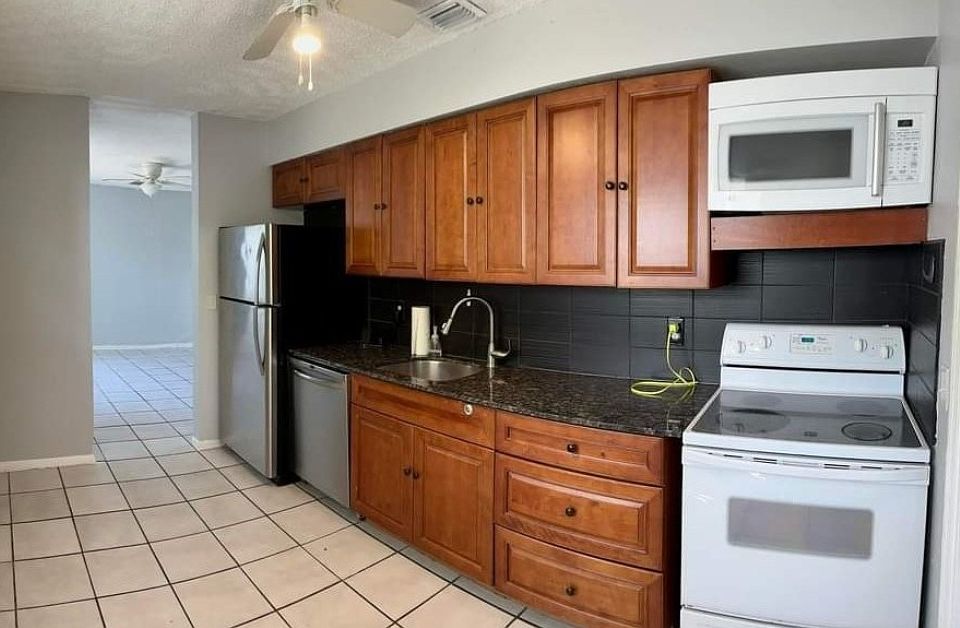 1st image of 1534 NE 3rd Ave #1