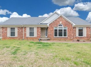110 Wickfield Dr, Louisville, KY 40245