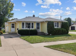 685 W 8th Ave, Oshkosh, WI 54902