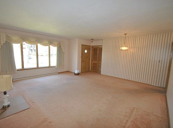 5th image of 11123 Canterbury St