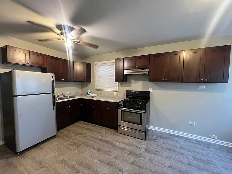 7202 S Marshfield Ave — Photo 6
