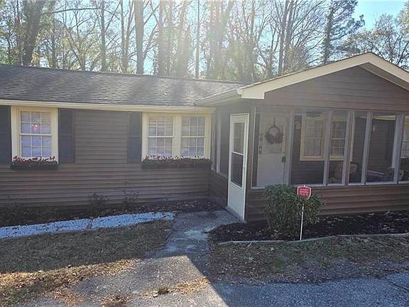 3rd image of 7043 S Goddard Rd