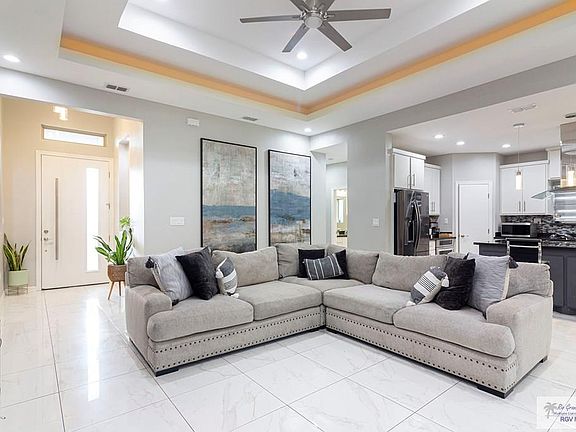 5th image of 3737 Altamira St