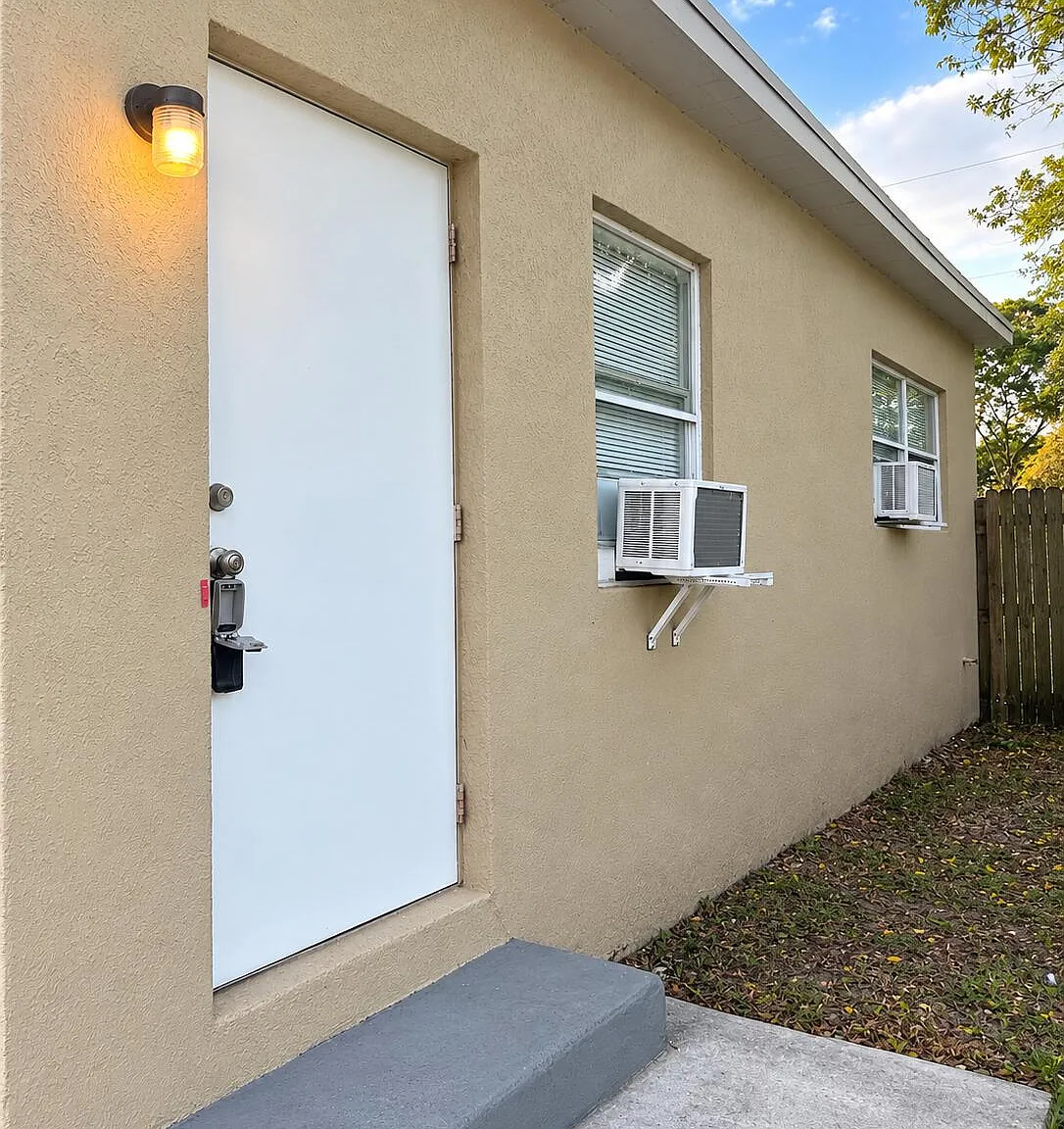 2 bed, 1.0 bath, 462 sqft, $1,400 — Photo 3