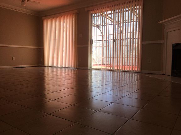 5th image of 3837 Meadow Creek Dr