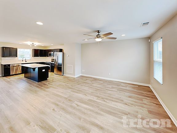 3rd image of 1845 Belle Arbor Dr