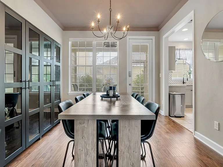 4311 Four Oaks Blvd — Photo 5