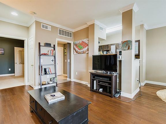 3rd image of 3231 Allen Pkwy APT 1110