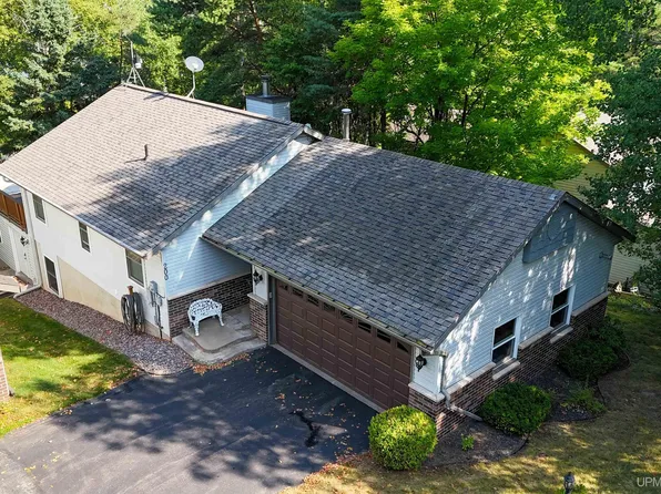 200 Birchridge Dr, Marquette, MI 49855