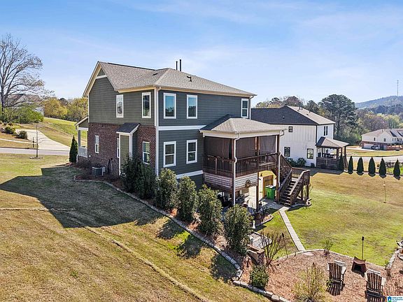 3rd image of 135 Macdonald Ct