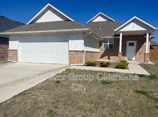 17656 Walnut Creek Rd, Edmond, OK 73012