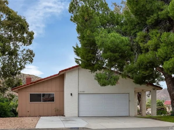 22587 S Canyon Lake Dr, Canyon Lake, CA 92587