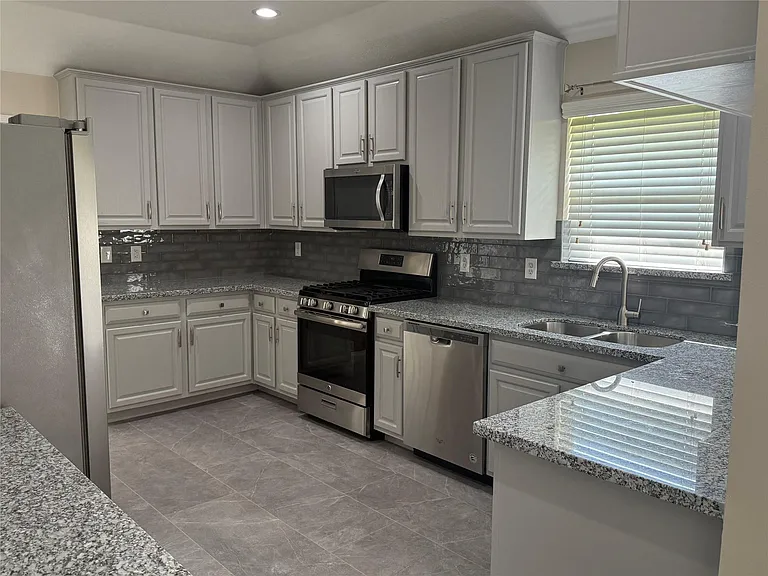11807 McKinney Falls Ct — Photo 5