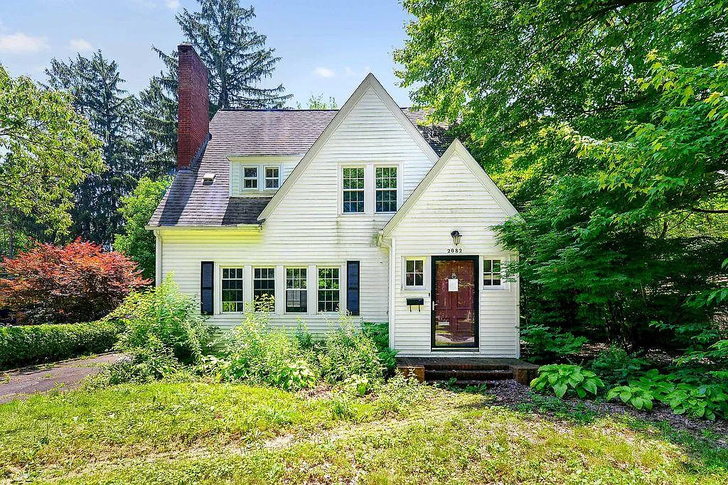 2082 Braewick Dr — Photo 1
